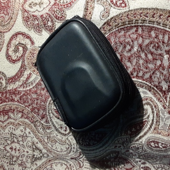 Shutterbug 📷 black camera case - Picture 15 of 15